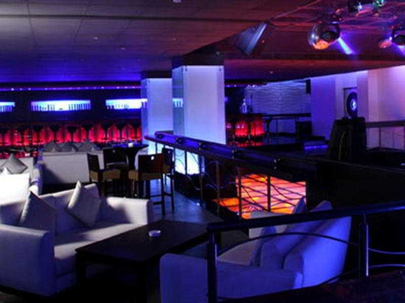 Greenpark Ченай Екстериор снимка The interior of the nightclub